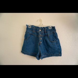 Love tree lightweight denim shorts, size small!